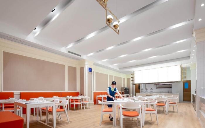 Vienna Hotel Xiangyang Greenland