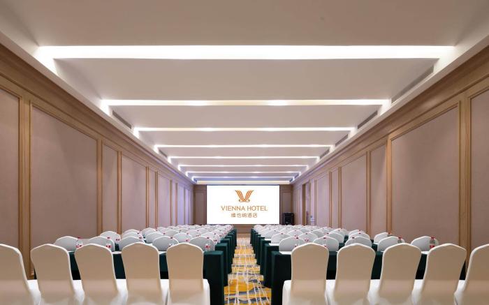 Vienna Hotel Xiangyang Greenland