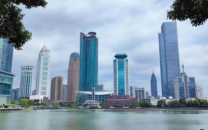 Xana Hotelle Wuhan Financial Center Fountain Park