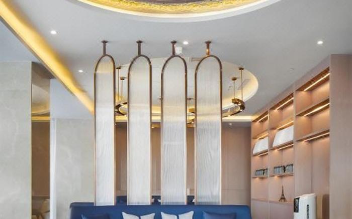 Palace Hotels(Tianjin Nanjin Road Haiguang Temple Store) 朗丽兹酒店（天津南京路海光寺店）