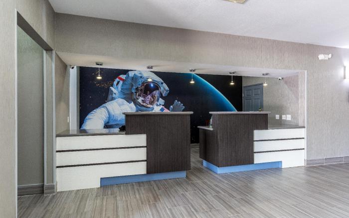Platinum Inn & Suites Webster