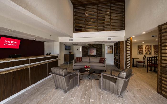 Red Roof PLUS+ Houston - Energy Corridor