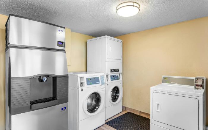 Red Roof PLUS+ Chicago - Hoffman Estates