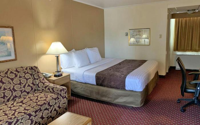 Red Carpet Inn and Suites Ebensburg