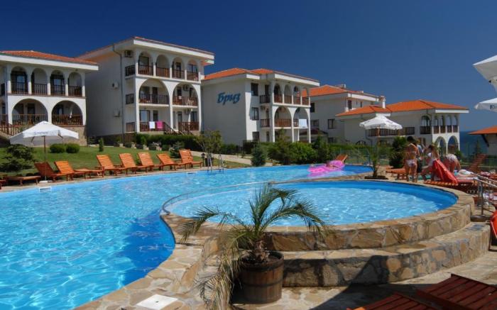 Breeze Apartment Complex