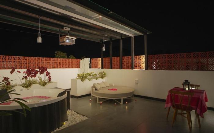 Bangalore Retreat with Jacuzzi | Juliet