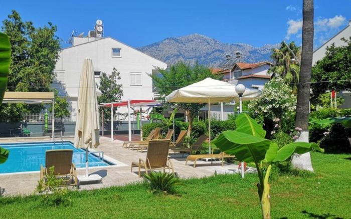 Anita Kemer Noch Hotel 