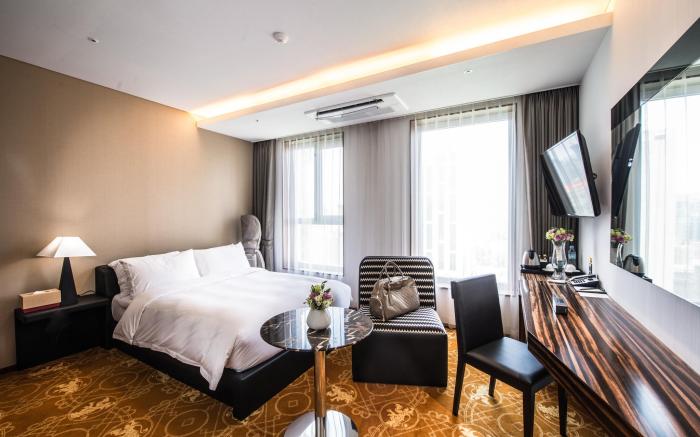 Hotel Leo