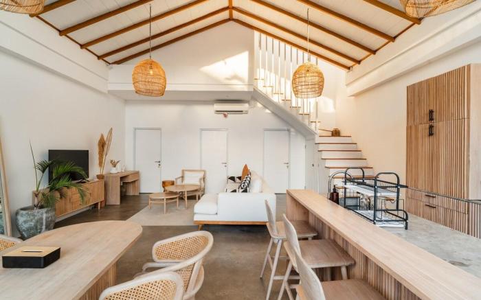 Sea Breeze Retreat 4: Modern 3BR Villa in Canggu