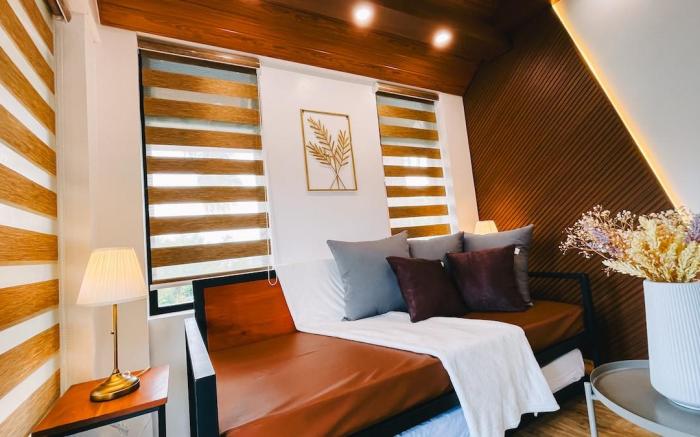 Modern Tropical Villa w/ pool near Tagaytay