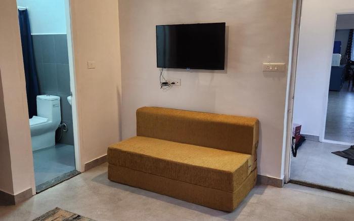 the lake house/ooty boat house