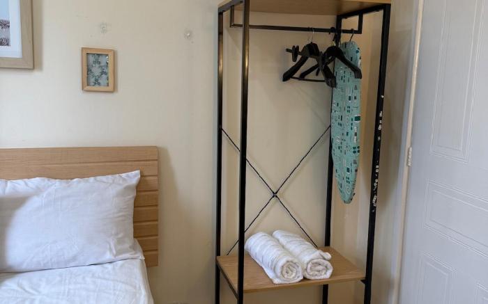 Top Room for FamilyCouple & Solo with Free Parking