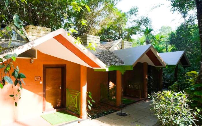 Holiday Courtyard