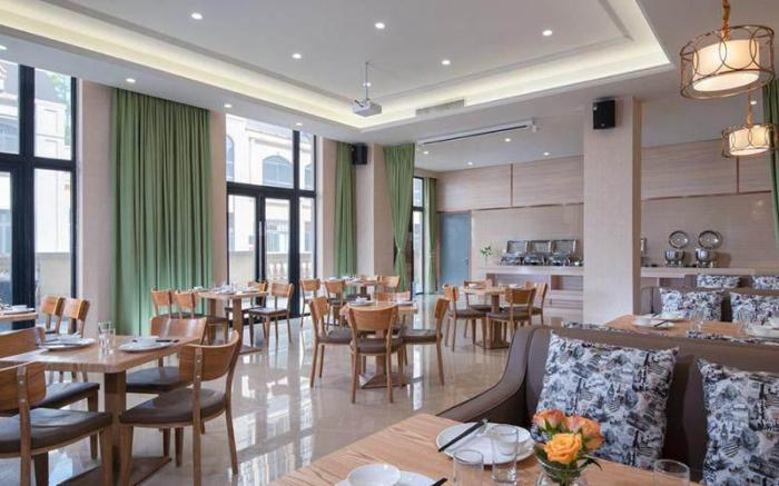 Vienna 3 Best Hotel Ziyang High-Speed Railway North Station Baotai Metro Station