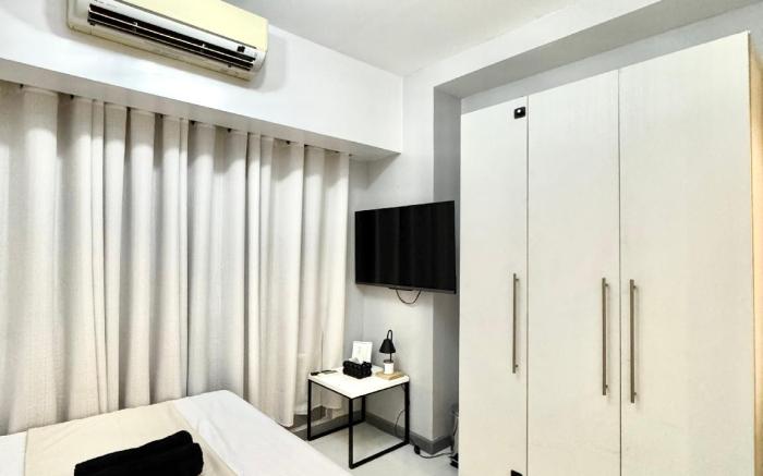 Arcadia Suites Manila at Acqua Unit 2006