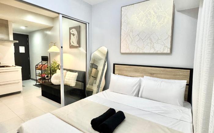 Arcadia Suites Manila at Acqua Unit 2006