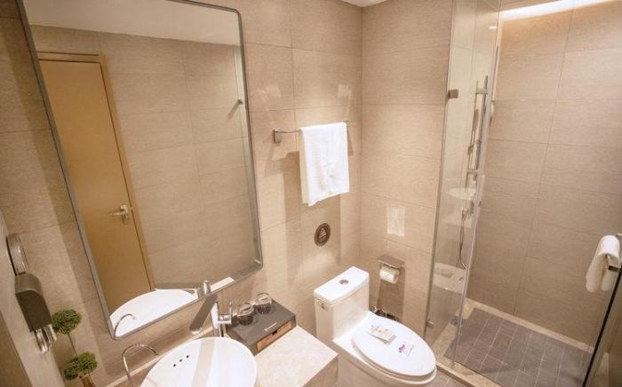 Home Inn Plus Haikou Longkunnan Road Hainan Normal University High-speed Railway East Station