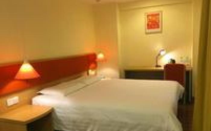 Home Inn Sanya Shangpin Street Avenue