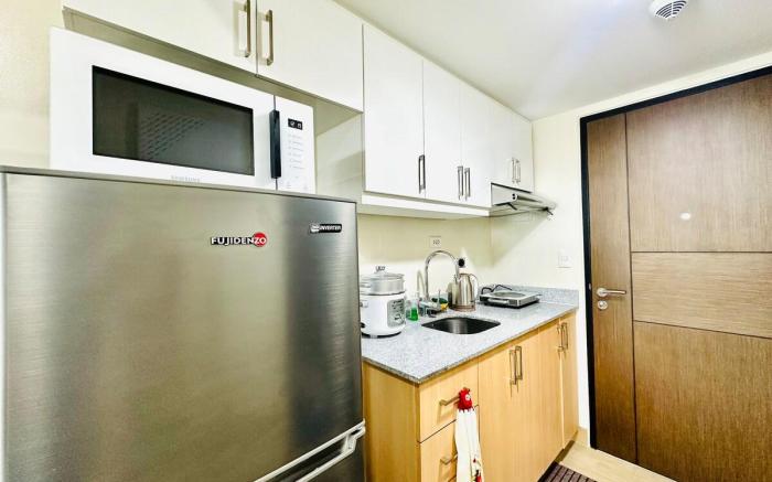 Cozy Studio Condo w/ WIFI Netflix Google TV