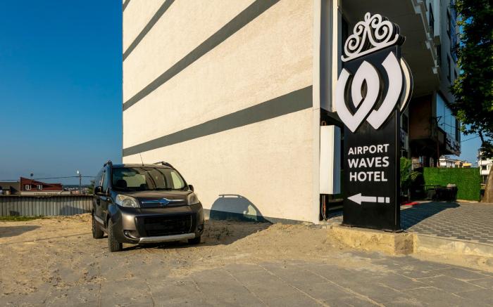 Airport Waves Hotel