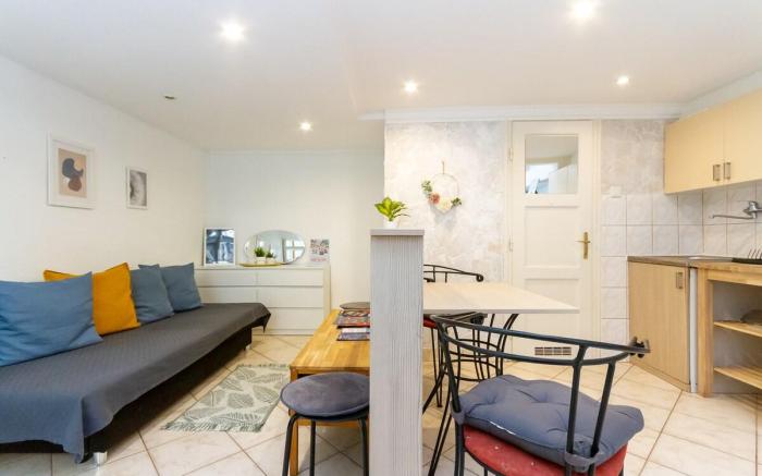 BEE-Happy Downtown Apartment w AC by NW