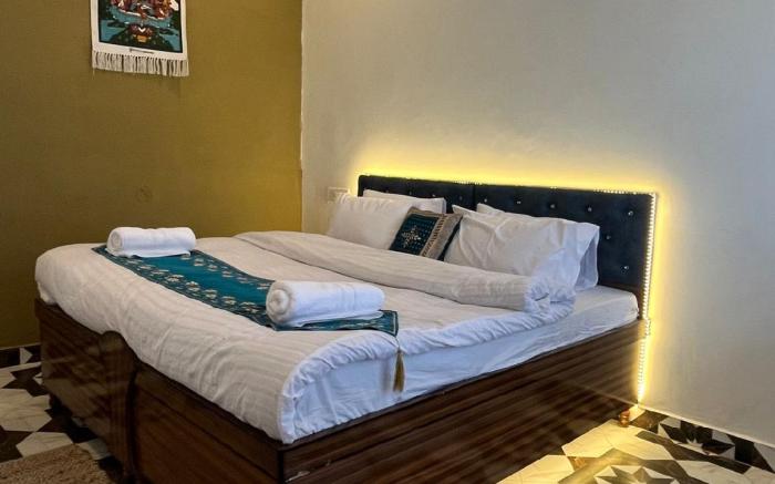 ekaant stay and camps