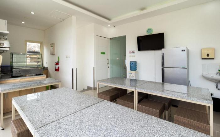 AI Hotel - 15 Second to the Beach by Micky Studio