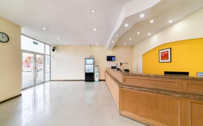 Home Inn Jiaxing Economic Development Zone College