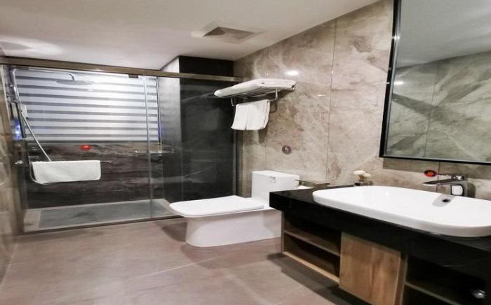 Home Inn Anhui Fuyang Funan Tianzhu Plaza