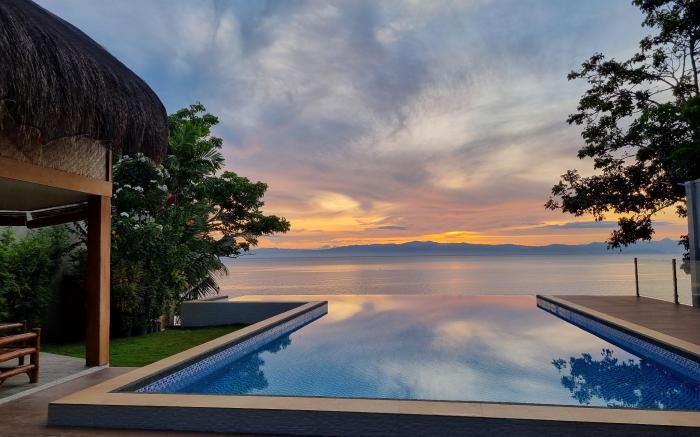 The CLiffhouse Samboan