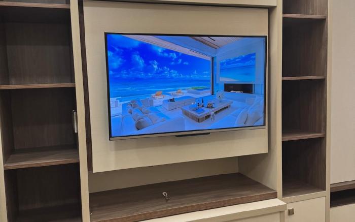 Cath Suites ( Netflix & Chill ) Shore 2