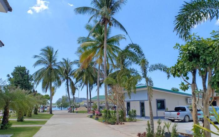 The Coco Grand Chalet Pakbara