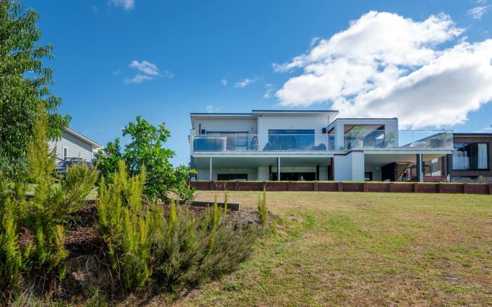 888 Greatest Home with Power Boat Charter Option