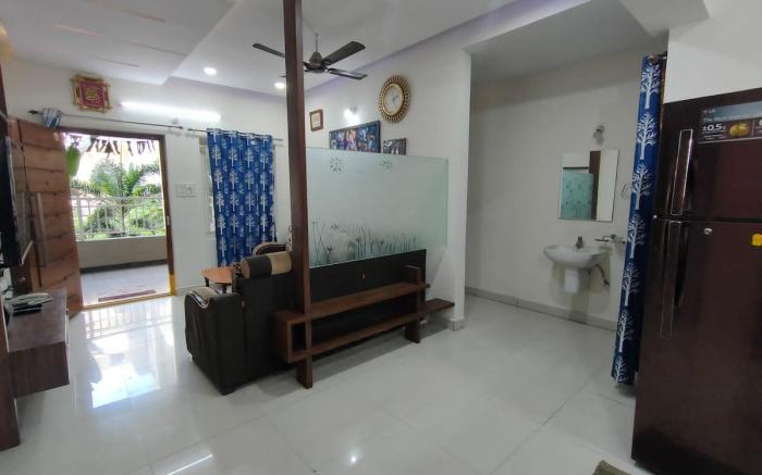 Garden Hideaway: Cozy 2BHK Rest, Rejoice, Return!
