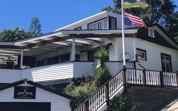 Bluff Hill Lighthouse B&B