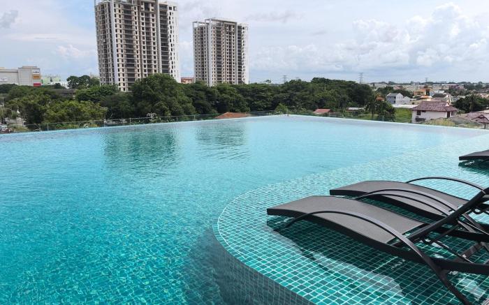D'Aman Infinity Pool Homestay 01