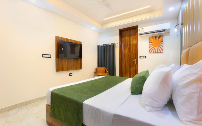 Opo Essential Delhi Airport,Free one way Airport Convey