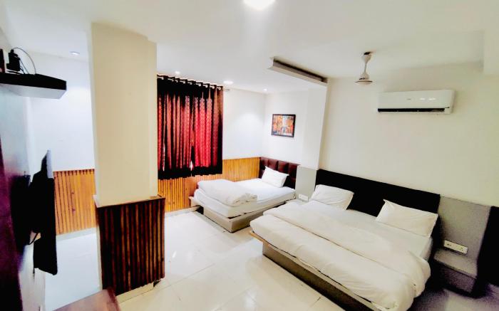 Hotel Shri Saai Deluxe Rooms- Main GT Karnal Road