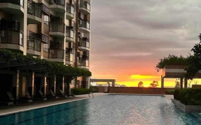 Radiance Manila Bay Luxe Lounge 