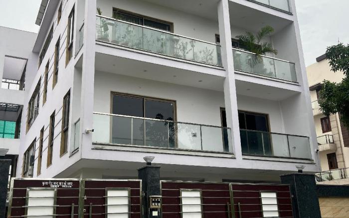 Hotel white House 