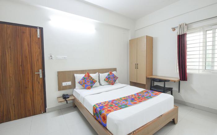 FabHotel Golden Grand Inn - Global Village