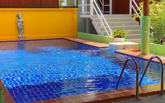 The Golden Beach Resort Naiyang