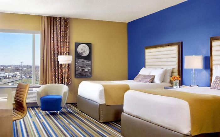 Moonrise Hotel
