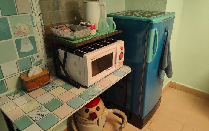 Spacious Studio 104 with kitchen near Skytrain