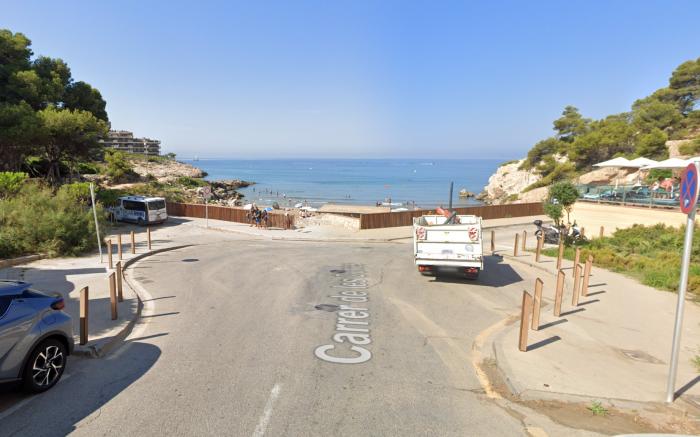 602 Cala Forn Salou  Side sea views  Direct access to the beach