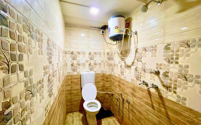 VNS - HOTEL DEV VILLA - Near Kashi Temple 