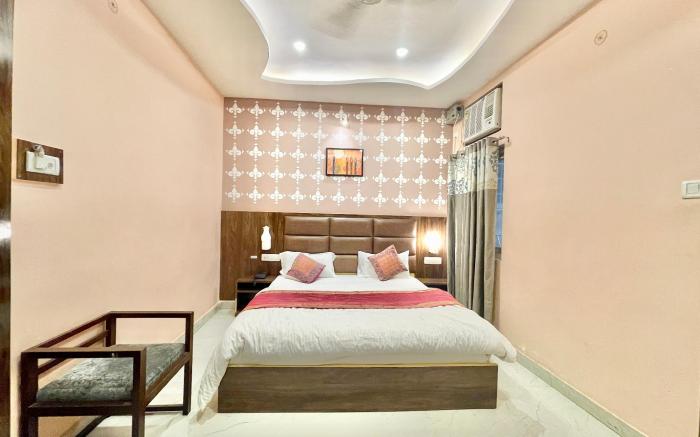 VNS - Hotel NEEL GAGAN - Near Kashi Temple