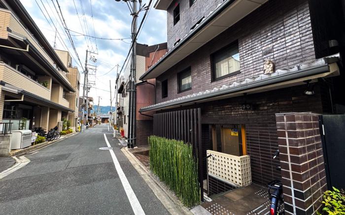 Rinn Sanjo Ohashi East