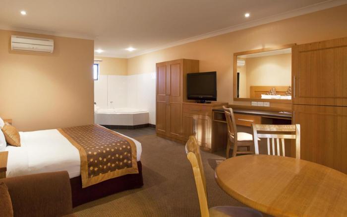 Sunseeker Motor Inn