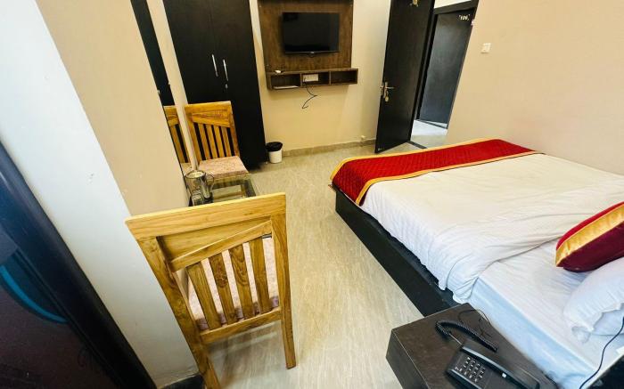 VNS - PS  Residency - Near Kashi Vishwanath Temple